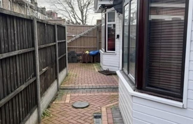 Inviting 1-bed Apartment in Ilford - Foto 9