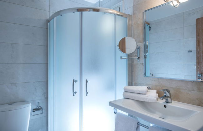 Bella Elena - Photo 21