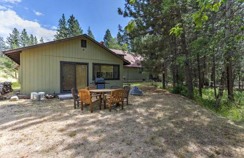 Romantic Riverfront Cottage - 1 Mile to Winthrop! - Foto 21