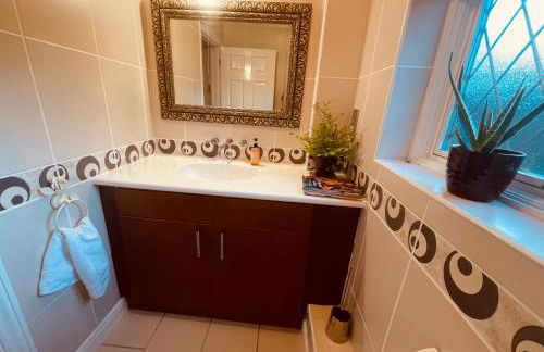 Super King Bed Suite, Executive office, fast WiFi, free parking - Foto 37