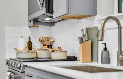 RG 1-2 DT Dallas l FIFA WORLD CUP READY l 5 Min from Love Field - Foto 8