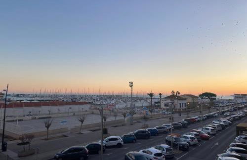 Frente al puerto y junto a la playa del Arenal - Foto 37