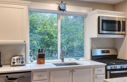 Cozy Cannon Beach Home Near Haystack Rock Downtown Steps from the Sea by AvantStay - Foto 34