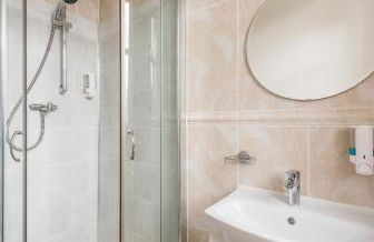 3 bed overlooking meadows park - Foto 42