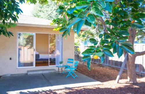 Central 3BR Home Steps from Castro St - Foto 2