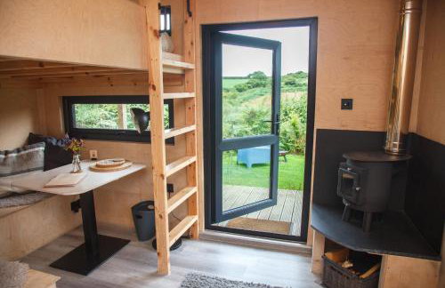 Luxury Glamping Cabin with Outdoor Bath on Cornish Meadow - Photo 47