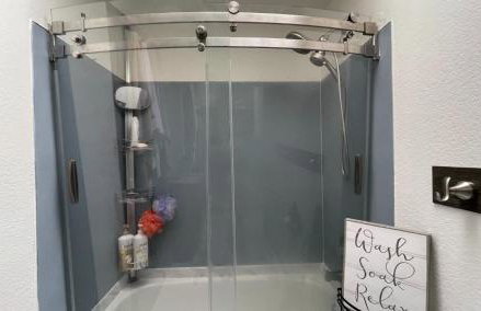 Remodeled, Spacious, Modern Retreat 5 BR, 3BA, 2KIT - Foto 22