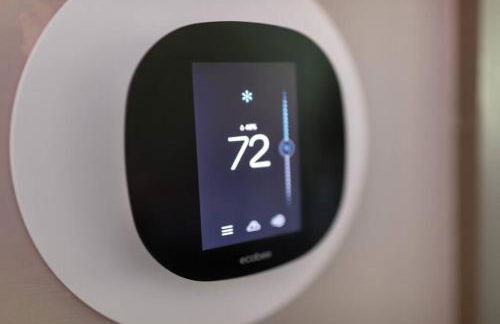 DT Charm Apt with Pool,Gym,Wine,WKSpace, Free Parking - Photo 14