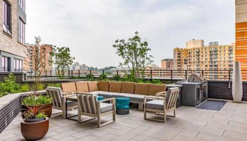 Penthouse Retreat with Rooftop Pool Explore Silver Spring & Washington DC - Foto 5