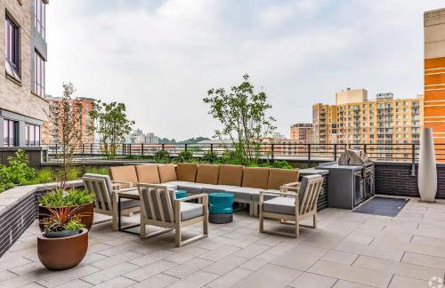 Penthouse Retreat with Rooftop Pool Explore Silver Spring & Washington DC - Foto 5