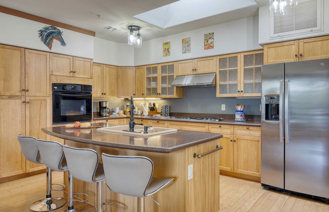 Cathedral View by Avantstay Pool Table + Hot Tub - Photo 8