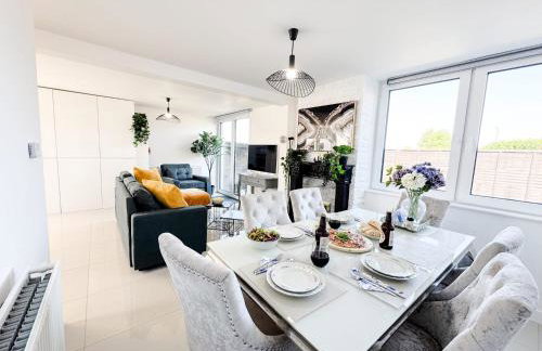 Luxury Nest 10 Guests Free Parking Middlesbrough - Photo 1