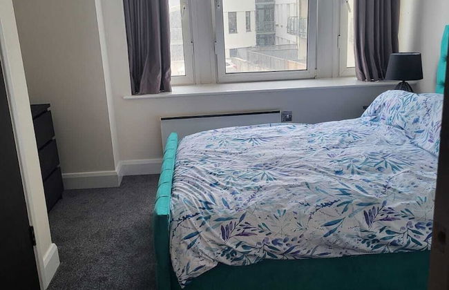 Stunning 3-bed Apartment in Heart of Cardiff Bay - Foto 3