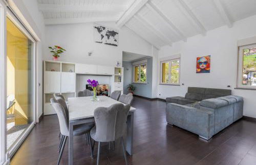 Lake & Whispers - Among Lake Como and Switzerland - Foto 1