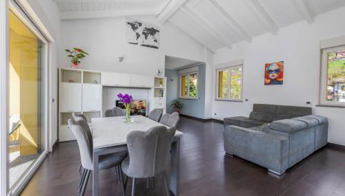 Lake & Whispers - Among Lake Como and Switzerland - Foto 1