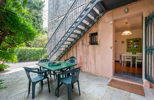 1 bedroom Apartment in Albisola Superiore with garden - Photo 2