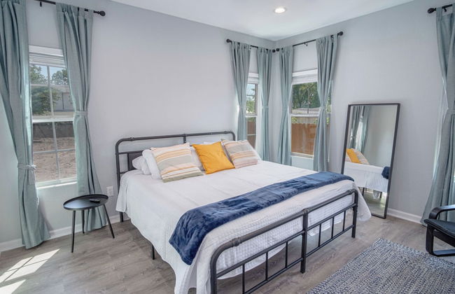 Delightfully Renovated 4 Br/2 BA Near DT Riverwalk - Foto 4