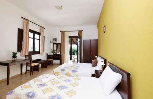 Palirria Hotel & Studios - Photo 15