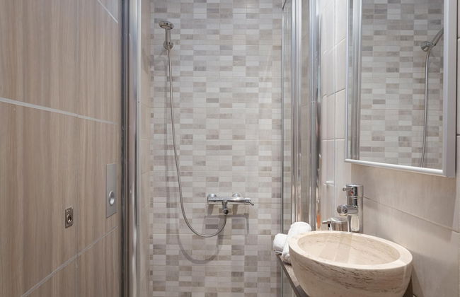 Aphea Retreat Villa - Photo 31