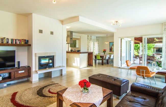 Beautiful Villa on the Island of Brac With Infinity Pool, Beach at 30 Meters - Foto 17