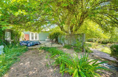 Auburn Cottage with Patios and Garden - 3 Mi to Town! - Foto 23