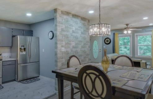 Athens home with Deck Near Sanford Stadium - Photo 2