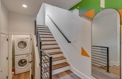 7BR Retreat, Rooftops, Garages, Walkable to Faves 5 Mins to Nissan Stadium, Less than 10 Mins to Broadway, 24 Hr Hospitality, Great for Groups - Foto 59