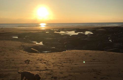 Boho Family Escape near Dunraven Bay with Sea Views - Foto 10