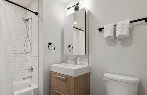 Experience Downtown Chicago at Millennium - Luxury Apartments in The Loop - Photo 42