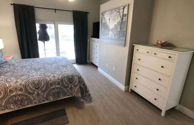 Beautiful Remodeled Private Pool Home - Foto 7