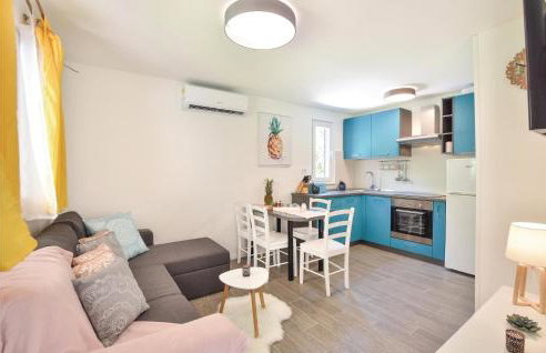 Two-Bedroom Holiday Home In Blato Na Cetini - Photo 3