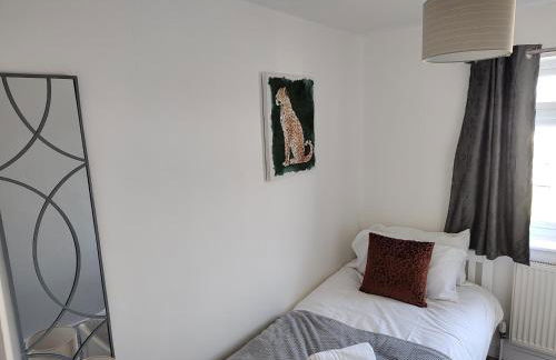 Jarvis Drive 3 Bed contractor house In melton Mowbray with parking - Photo 15