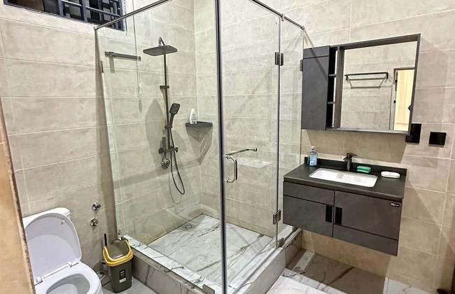 2BR Apartment With Pool and Wifi Near East Airport - Photo 13