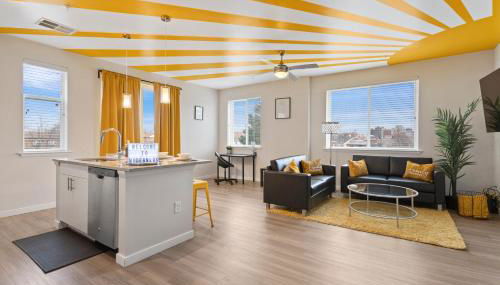 Modern Home 2BR 2BA Free Off-Street Parking & Wifi - Foto 2