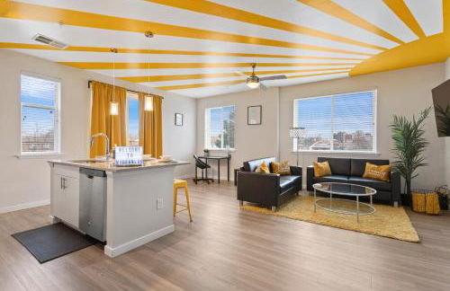 Modern Home 2BR 2BA Free Off-Street Parking & Wifi - Foto 2