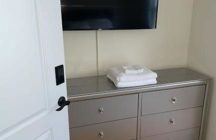 OoohLaLa! 2 Beds and 2 Full Baths w/Free Parking - Foto 5