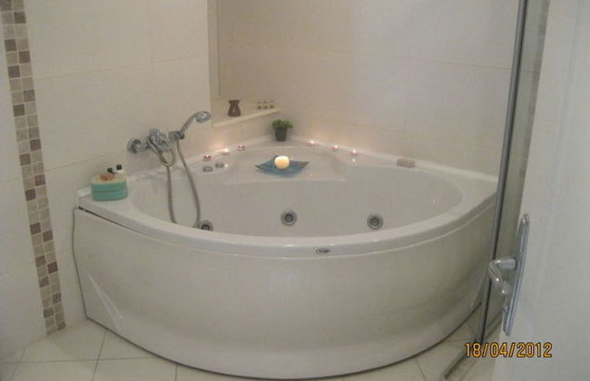 Spacious 2 Bed 2 Bath Home in one of Side's Most Popular Communities - Foto 15