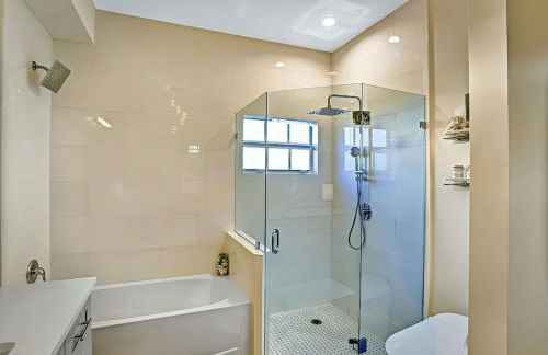 New Designer's Dream Delray Beach Oasis Heated Pool, Large Patio, Close to the Ave - Foto 29