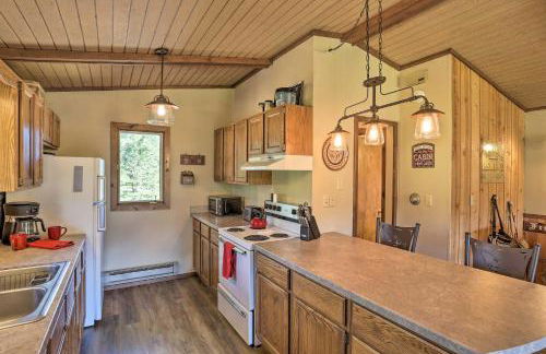 Creekside Rapid City Cabin with Deck on 30 Acres! - Foto 9