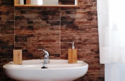 Cottage in Navas de Estena with Pool & Jacuzzi - Photo 32