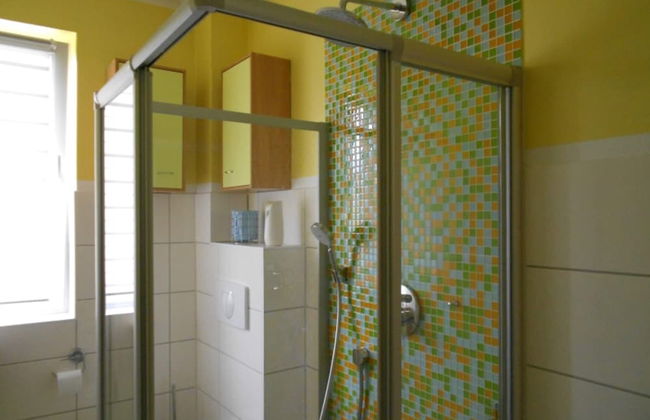 Spacious Apartment with Garden near Sea in Kröpelin - Photo 8