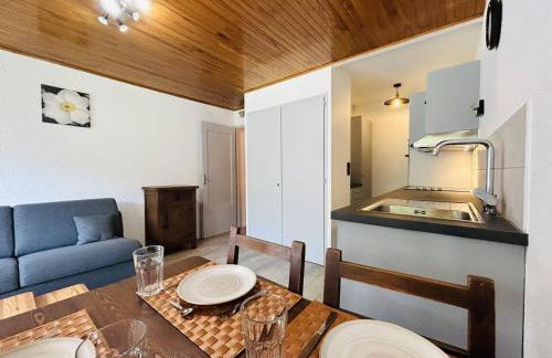 Studio Cabine Rénové avec Balcon et Parking Près des Pistes – La Salle-les-Alpes - FR-1-330F-220 - Photo 2