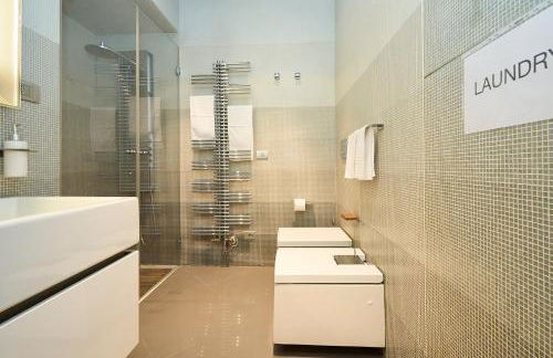 Luxury House - 2 Minutes Walk from Central Station - Photo 3