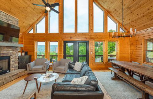 Whiskey Hills - Newly Remodeled Luxury Cabin with Hot Tub, Incredible Views close to Asheville, walk to Hatley Pointe & Ski! - Foto 20