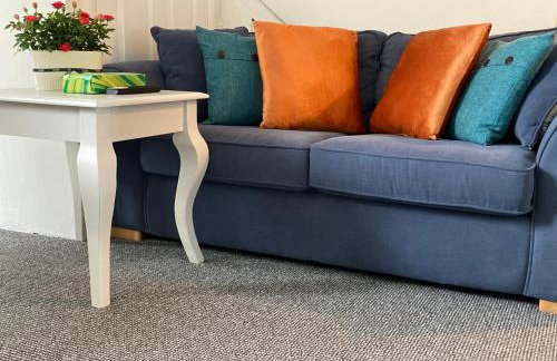 Beautiful apartment one double bedroom with additional single bed and one single bedroom with a sofa bed in lounge - Foto 5