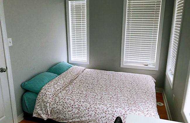 Entire 3 Bedroom Townhouse in Markham - Photo 3