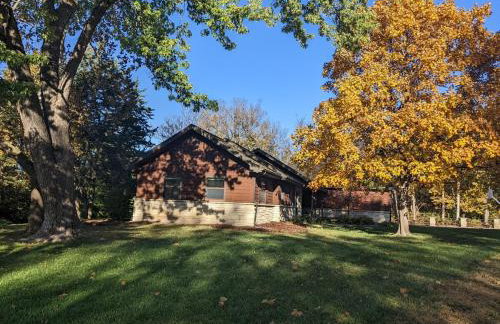 Walk to K-State, Sleeps 12, Pool Table, Hot Tub - Foto 53