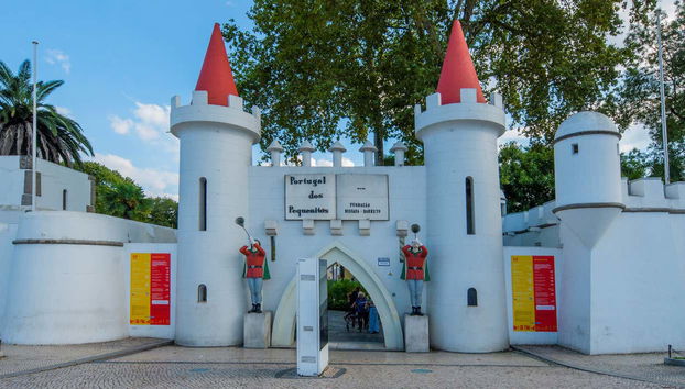 Entrée du parc Portugal dos Pequenitos