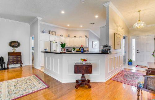 Walk to Golf and Pool Pet-Friendly Villages Home - Foto 6