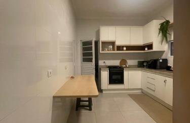 Casa Praia Grande 5min praia, 2 vagas, wi fi , 3 banheiros , piscina grande , freezer extra gelo , churrasqueira , até 9 pessoas - Photo 18